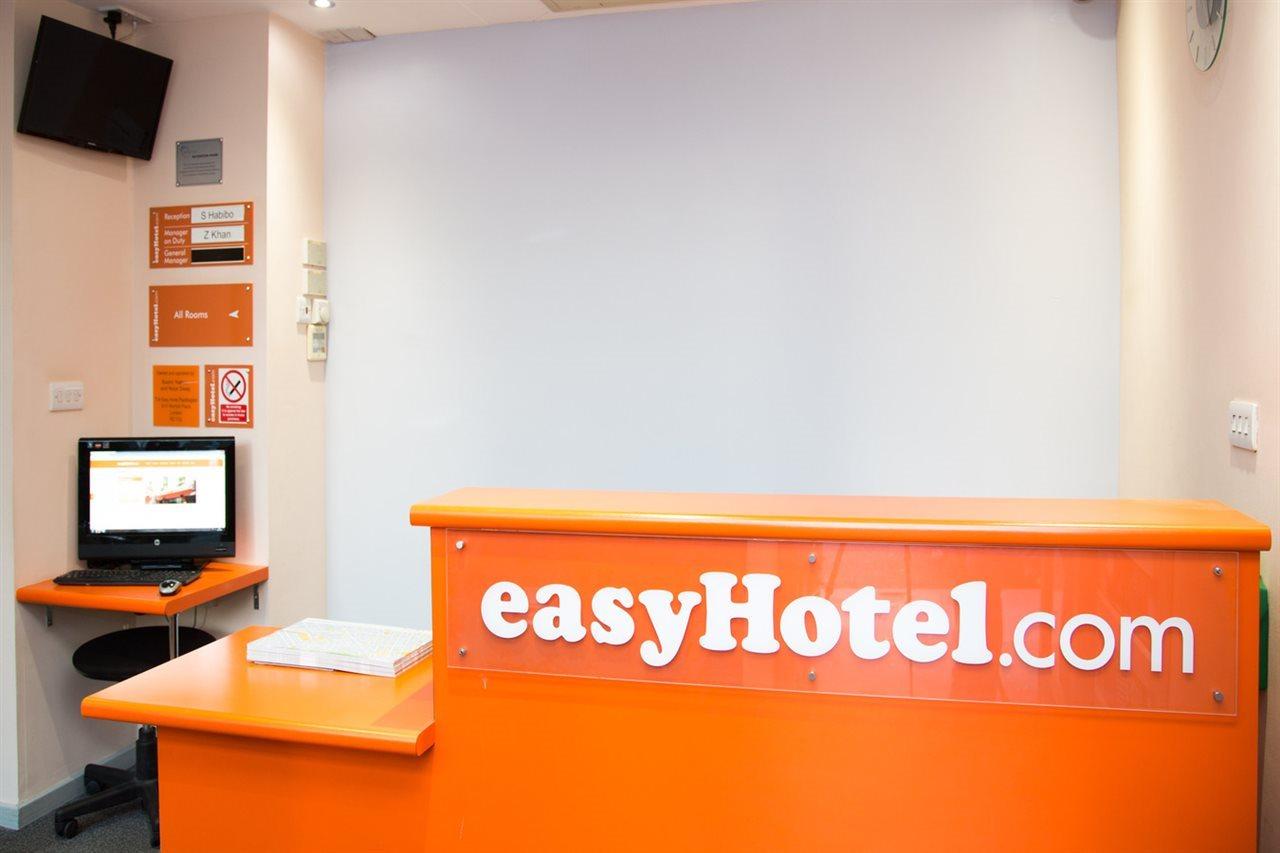 Easyhotel Victoria London Exterior photo