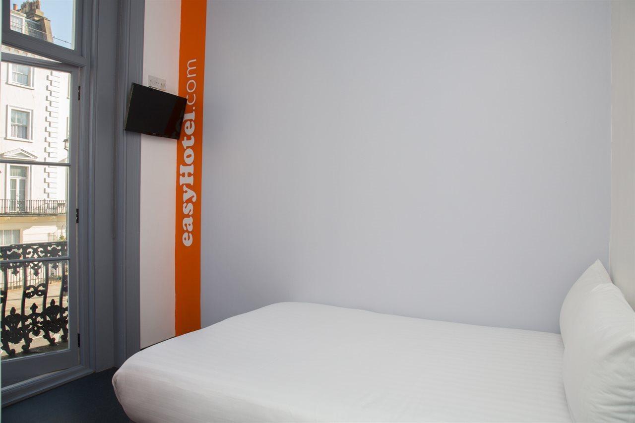 Easyhotel Victoria London Exterior photo