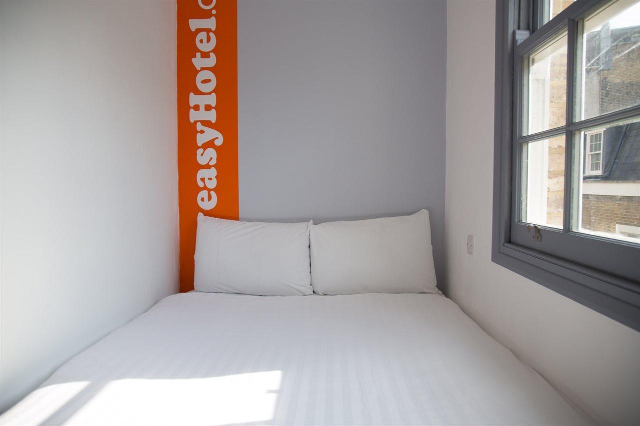 Easyhotel Victoria London Exterior photo